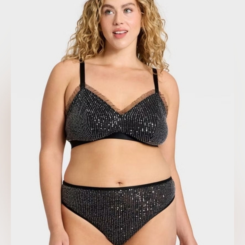 Wild Fable Women's Lingerie Set: Sequin Lace Bralette and Panties, Size XL –